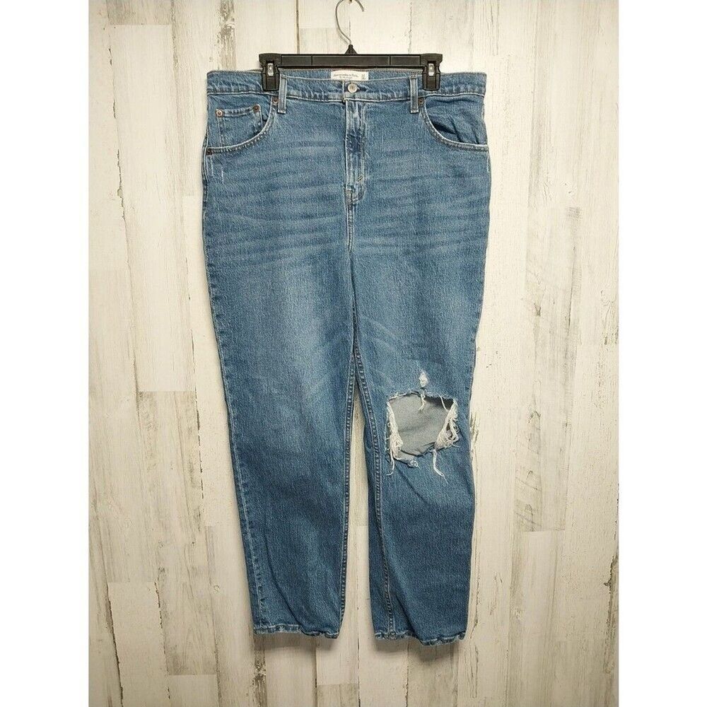 Abercrombie & Fitch The 90s Straight Ultra High Rise 33 /16S Med Wash